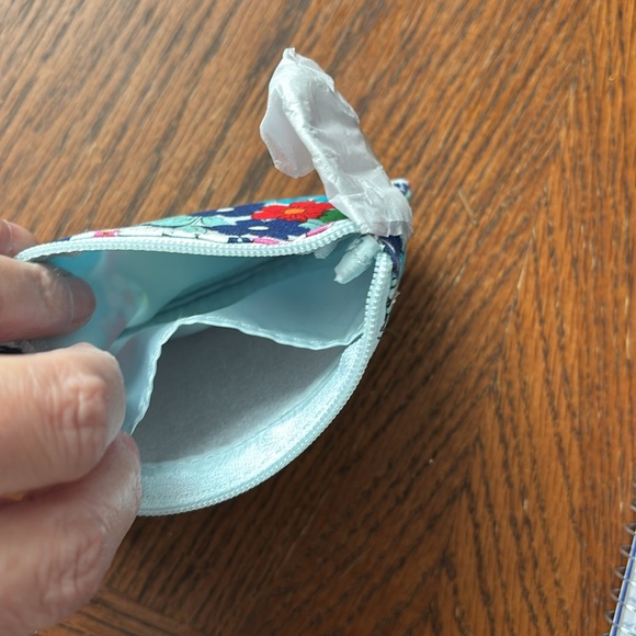 🌺2 FOR 1 PRICE VERA BRADLEY ZIP ID CASE🌺 - Picture 7 of 7